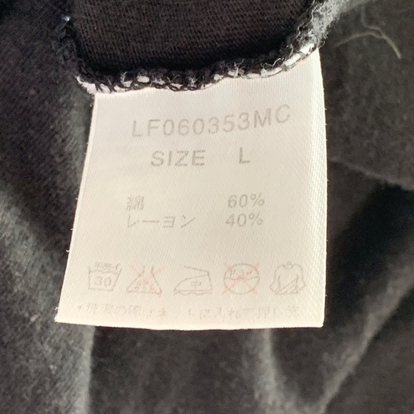 LOWRYS FARM Black Graphic Tee Hold Still!! - Picture 4 of 4